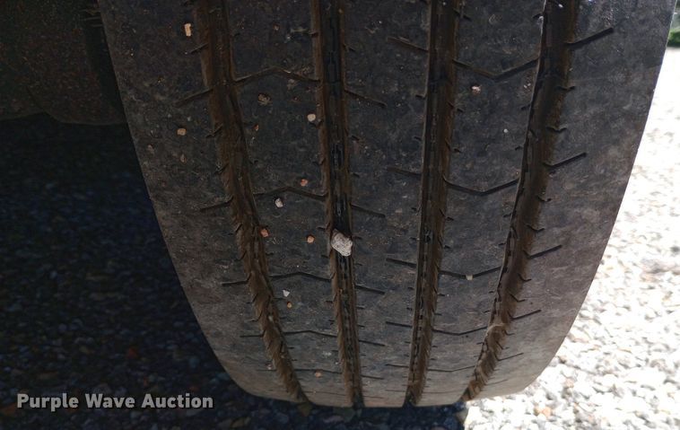 image for item DQ7133 2001 S&S Welding  32T102T enclosed cargo trailer