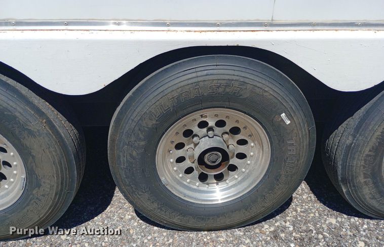 image for item DQ7133 2001 S&S Welding  32T102T enclosed cargo trailer