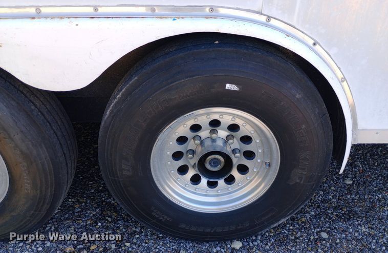 image for item DQ7133 2001 S&S Welding  32T102T enclosed cargo trailer