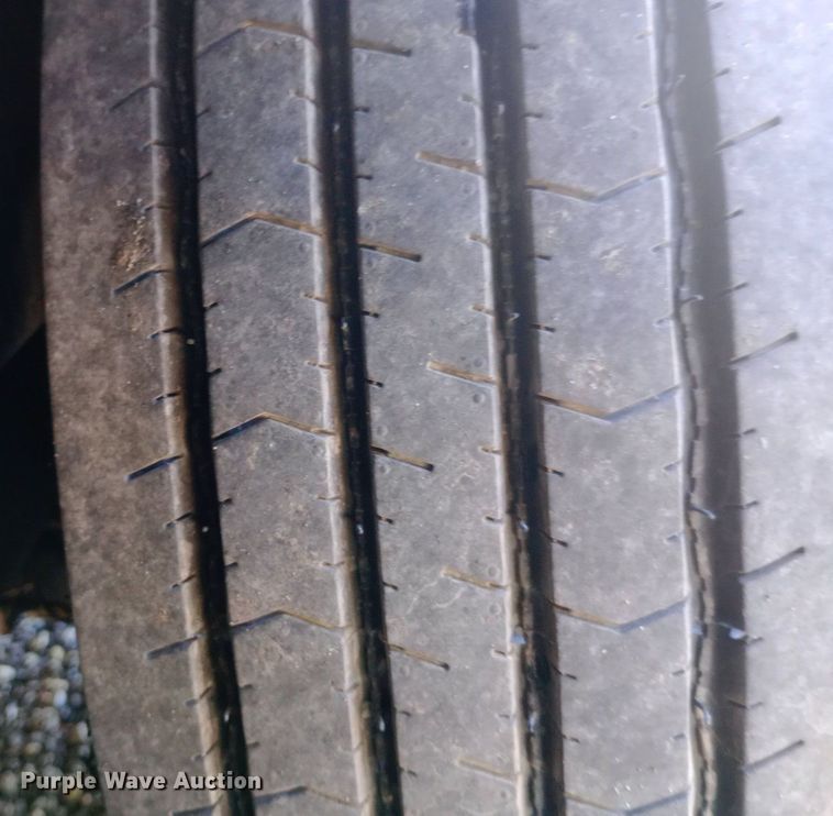 image for item DQ7133 2001 S&S Welding  32T102T enclosed cargo trailer