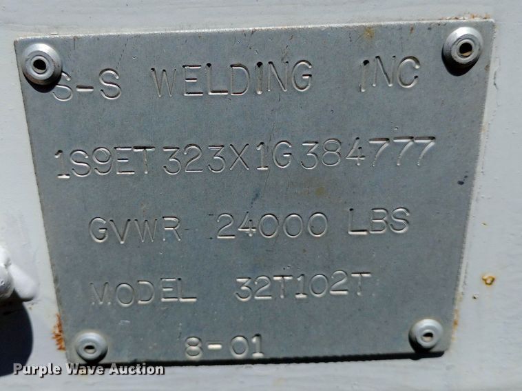 image for item DQ7133 2001 S&S Welding  32T102T enclosed cargo trailer