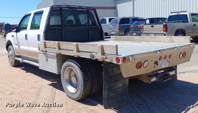 image for item DQ7135 2000 Ford F450 Super Duty Crew Cab flatbed truck