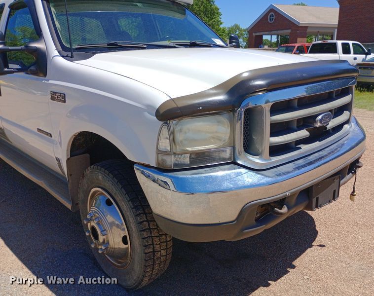 image for item DQ7135 2000 Ford F450 Super Duty Crew Cab flatbed truck