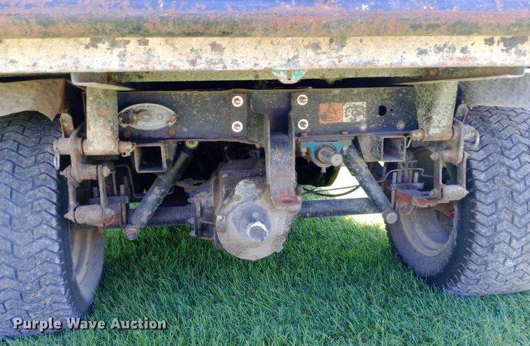 image for item DQ7149 1997 Cushman Turf-Truckster utility vehicle