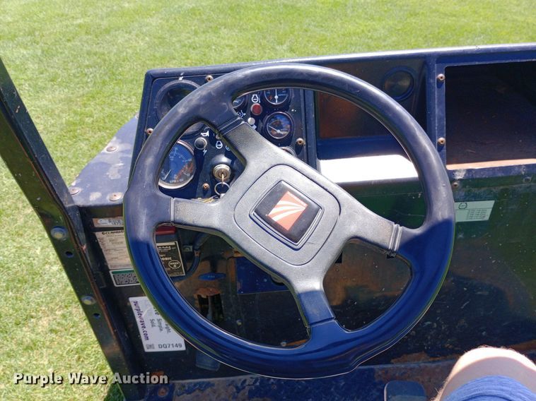 image for item DQ7149 1997 Cushman Turf-Truckster utility vehicle