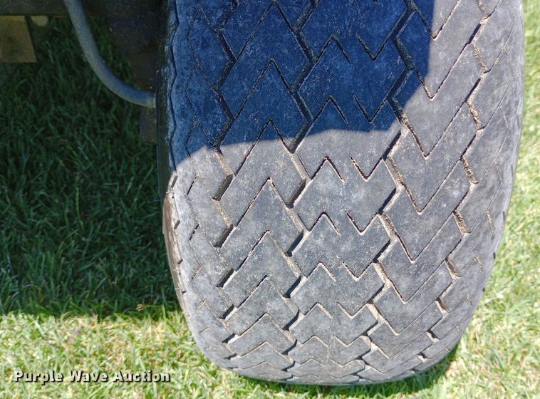 image for item DQ7149 1997 Cushman Turf-Truckster utility vehicle