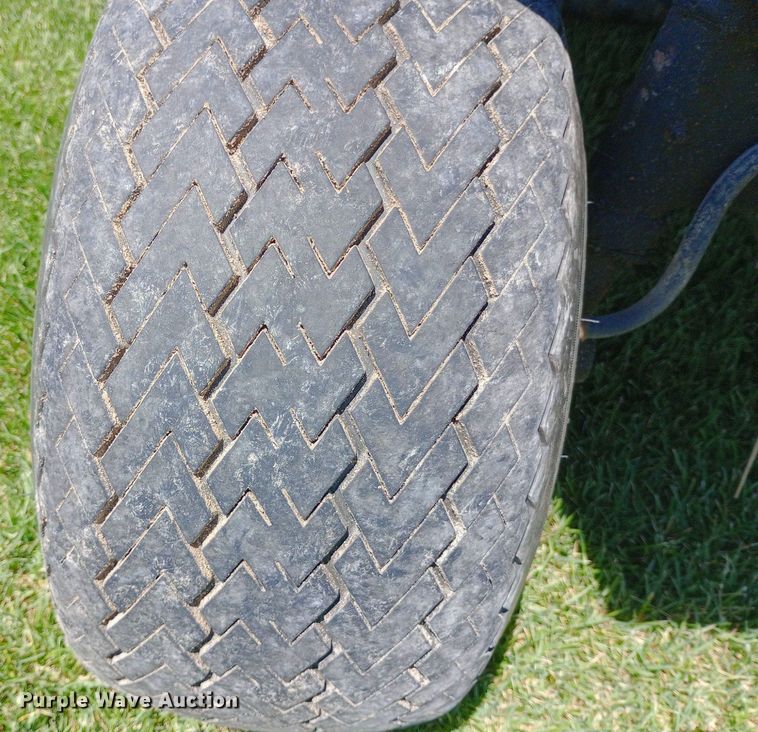 image for item DQ7149 1997 Cushman Turf-Truckster utility vehicle