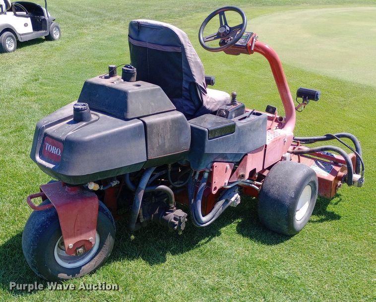 image for item DQ7151 Toro Greensmaster 3150 reel mower