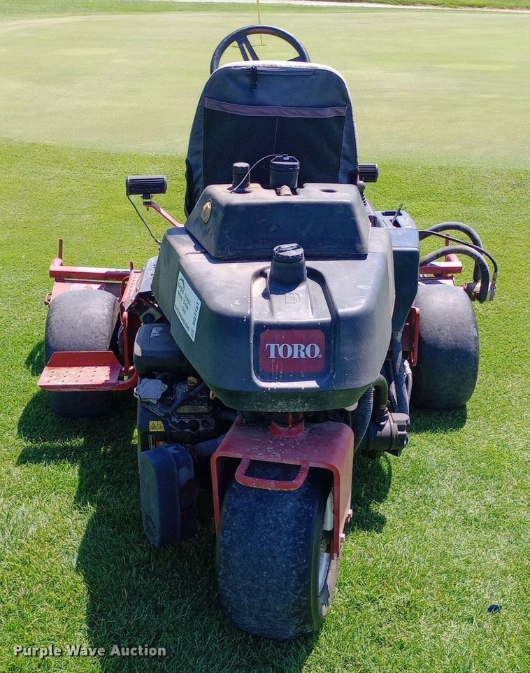 image for item DQ7151 Toro Greensmaster 3150 reel mower