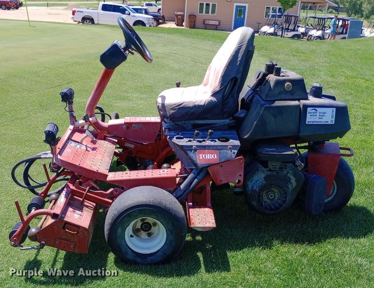 image for item DQ7151 Toro Greensmaster 3150 reel mower