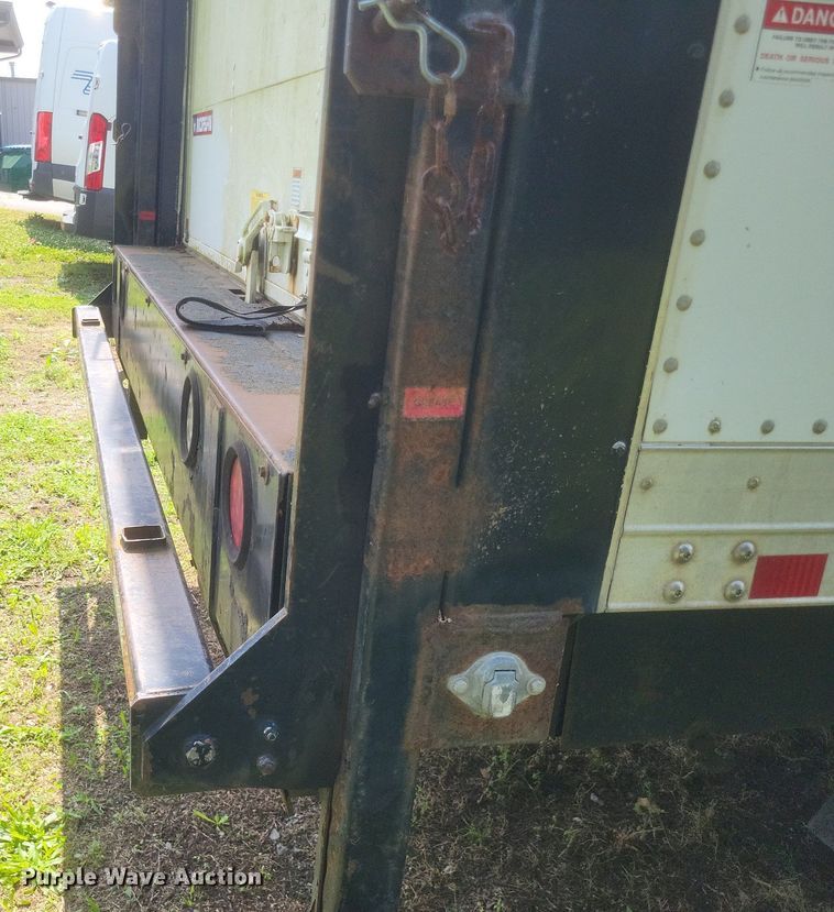 image for item DR4815 2014 Isuzu  NRR box truck