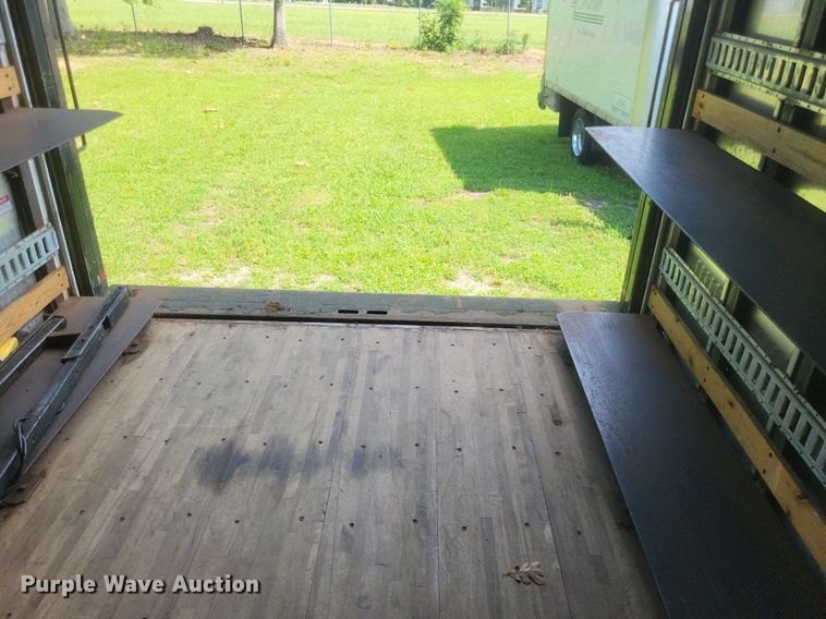 image for item DR4815 2014 Isuzu  NRR box truck