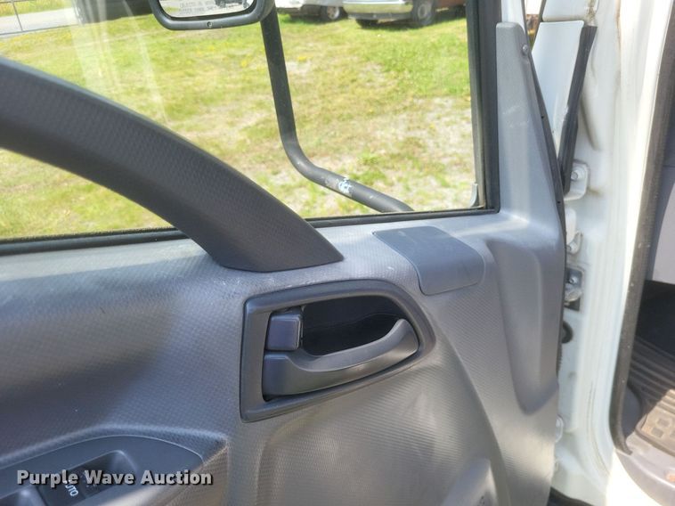 image for item DR4815 2014 Isuzu  NRR box truck