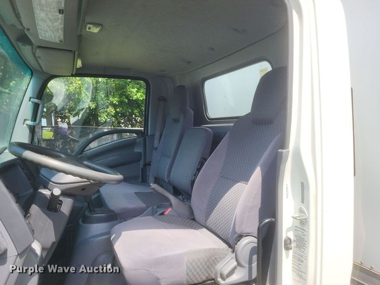 image for item DR4815 2014 Isuzu  NRR box truck