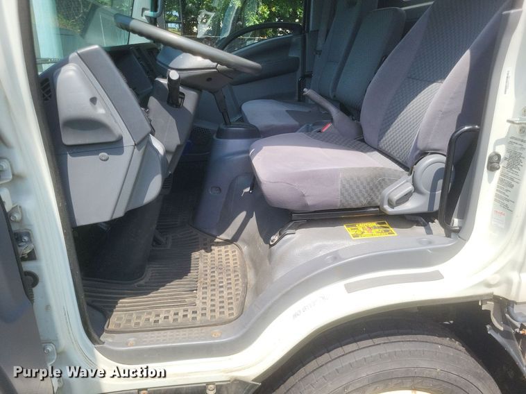 image for item DR4815 2014 Isuzu  NRR box truck