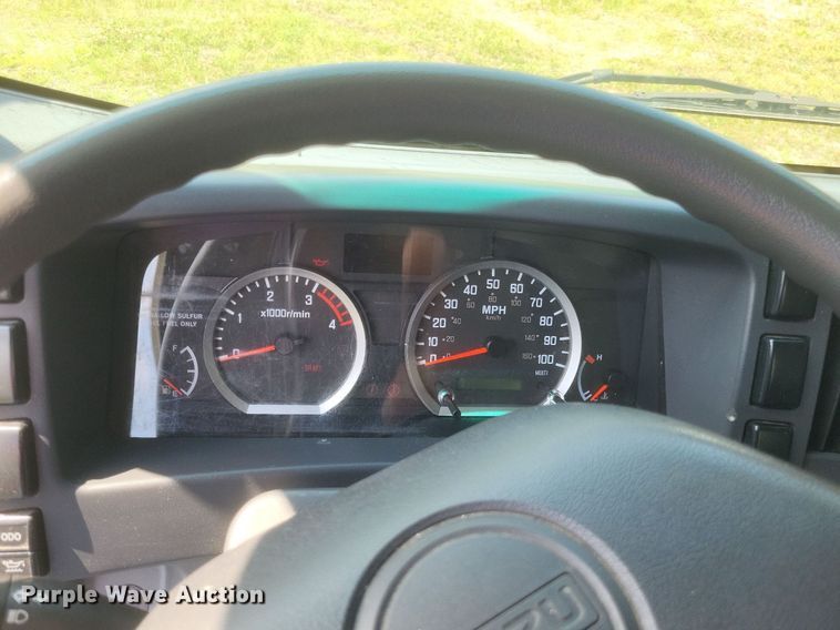 image for item DR4815 2014 Isuzu  NRR box truck