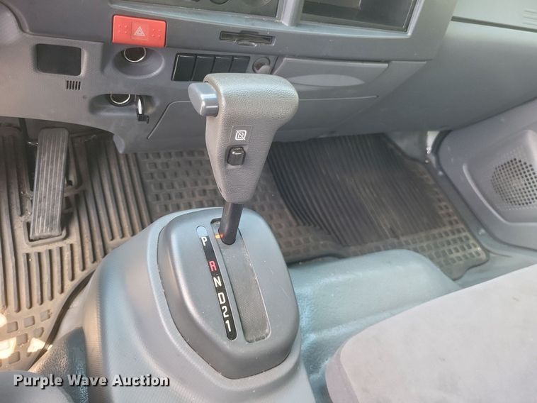 image for item DR4815 2014 Isuzu  NRR box truck