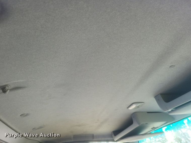 image for item DR4815 2014 Isuzu  NRR box truck