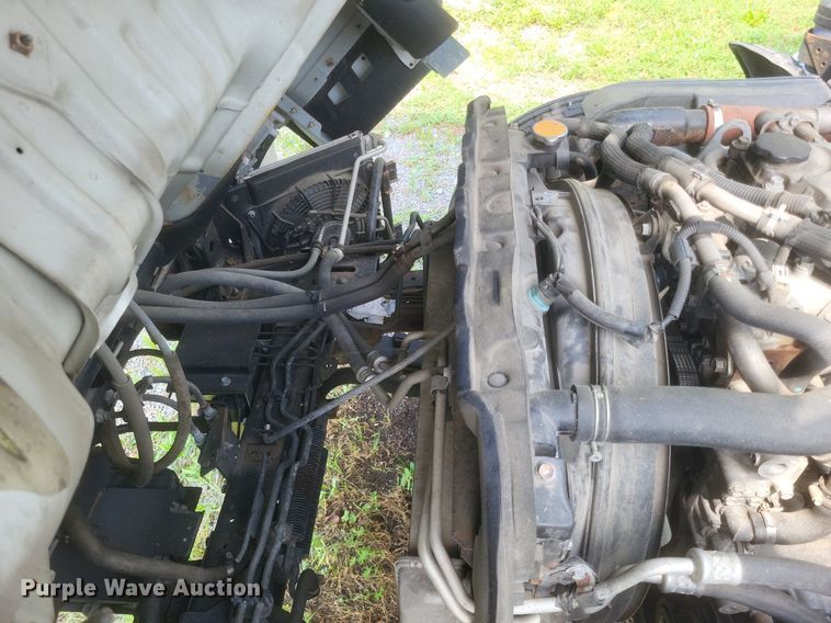 image for item DR4815 2014 Isuzu  NRR box truck