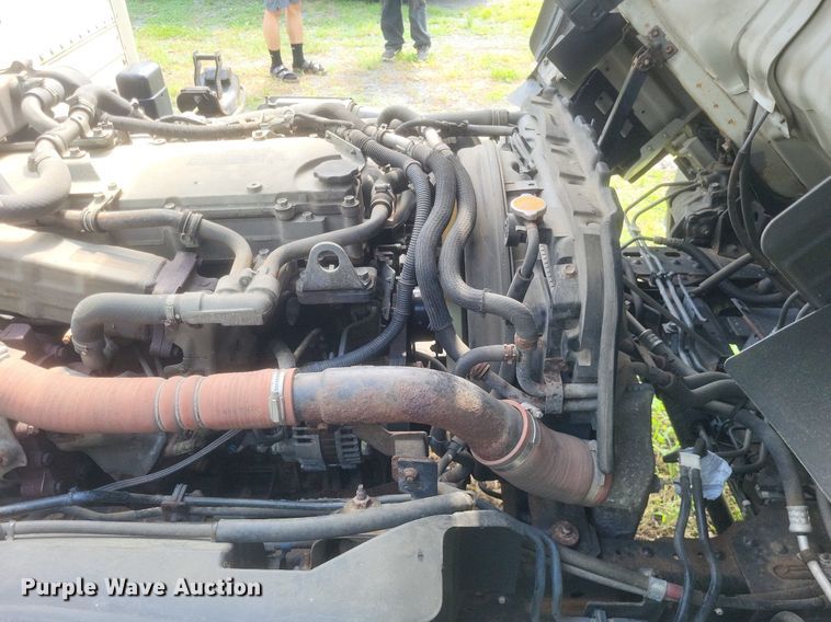 image for item DR4815 2014 Isuzu  NRR box truck