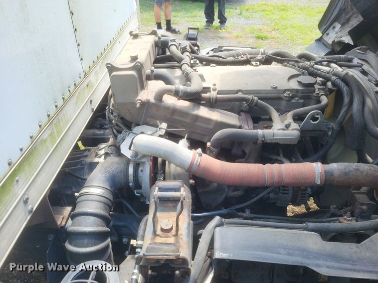 image for item DR4815 2014 Isuzu  NRR box truck