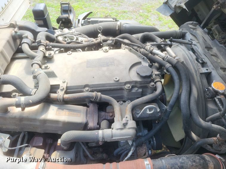 image for item DR4815 2014 Isuzu  NRR box truck