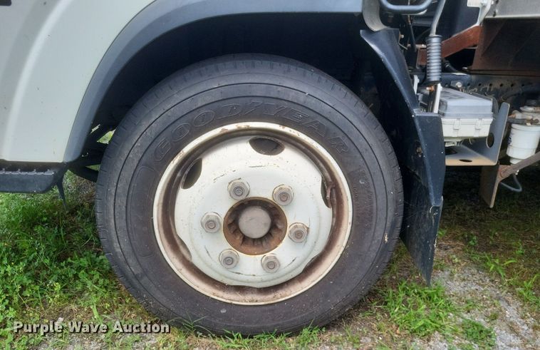 image for item DR4815 2014 Isuzu  NRR box truck