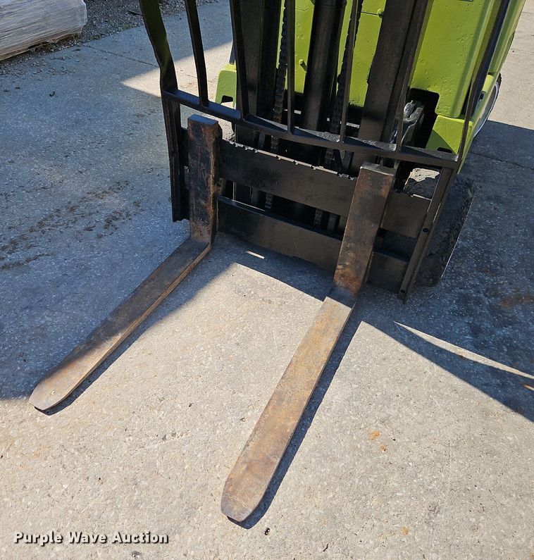 image for item DR8653 Clark C500-45 forklift