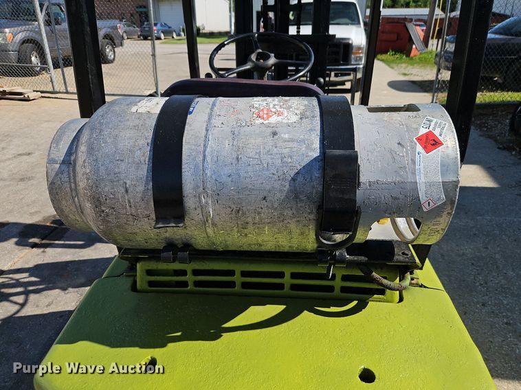 image for item DR8653 Clark C500-45 forklift