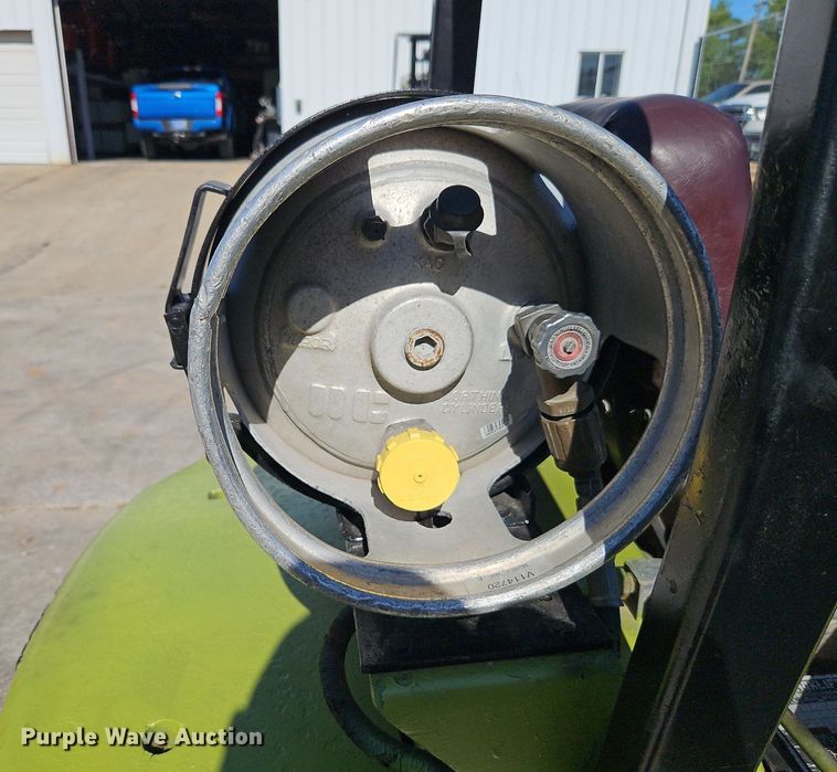 image for item DR8653 Clark C500-45 forklift