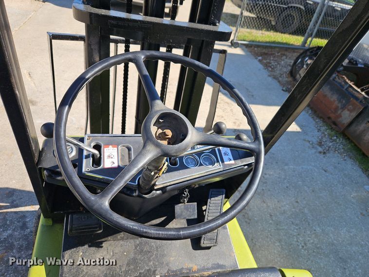 image for item DR8653 Clark C500-45 forklift