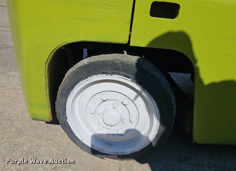 image for item DR8653 Clark C500-45 forklift