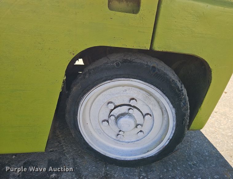 image for item DR8653 Clark C500-45 forklift