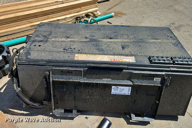 image for item DR8658 2019 Bobcat 72