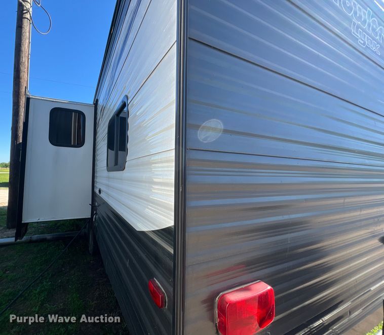 image for item DS2941 2017 Heartland 30LX Prowler camper