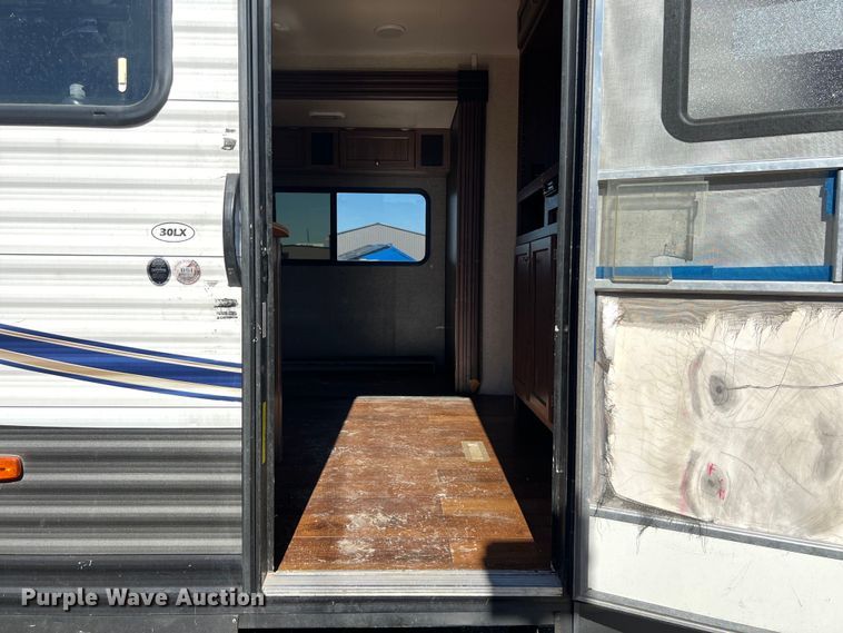 image for item DS2941 2017 Heartland 30LX Prowler camper