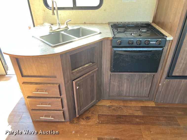 image for item DS2941 2017 Heartland 30LX Prowler camper