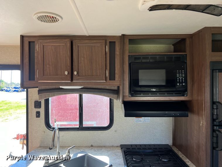 image for item DS2941 2017 Heartland 30LX Prowler camper