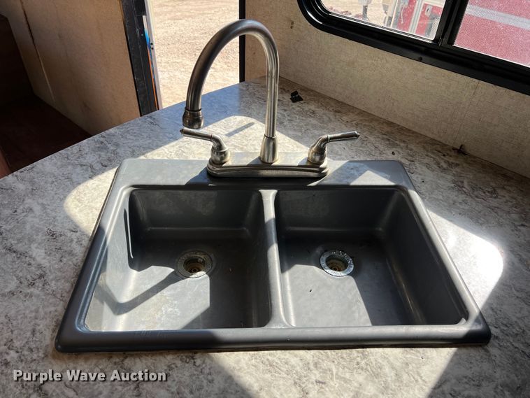 image for item DS2941 2017 Heartland 30LX Prowler camper