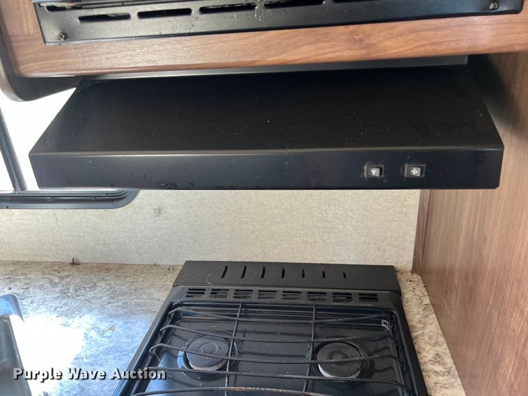 image for item DS2941 2017 Heartland 30LX Prowler camper