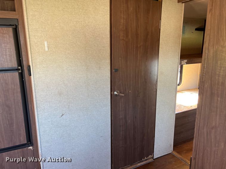 image for item DS2941 2017 Heartland 30LX Prowler camper