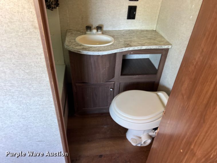 image for item DS2941 2017 Heartland 30LX Prowler camper