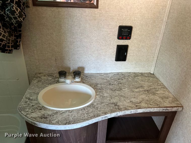 image for item DS2941 2017 Heartland 30LX Prowler camper