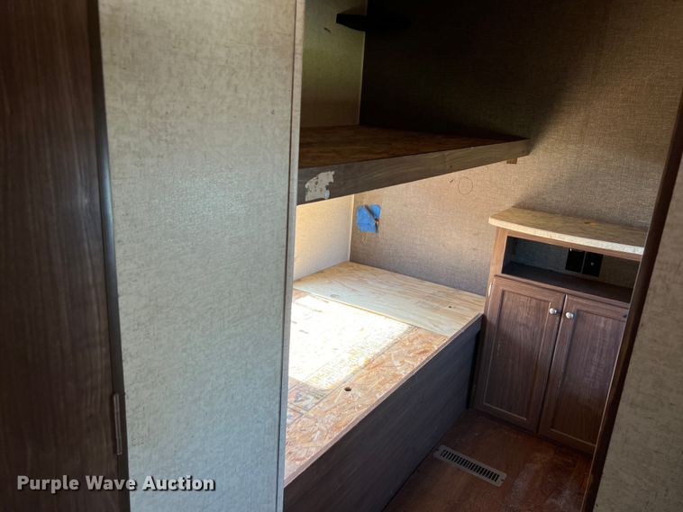 image for item DS2941 2017 Heartland 30LX Prowler camper