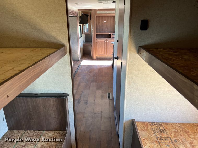 image for item DS2941 2017 Heartland 30LX Prowler camper