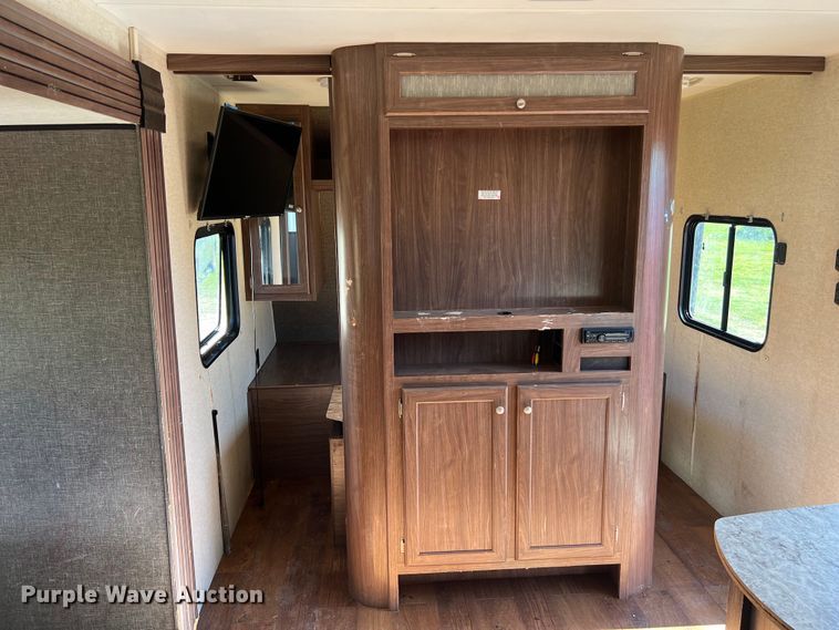 image for item DS2941 2017 Heartland 30LX Prowler camper