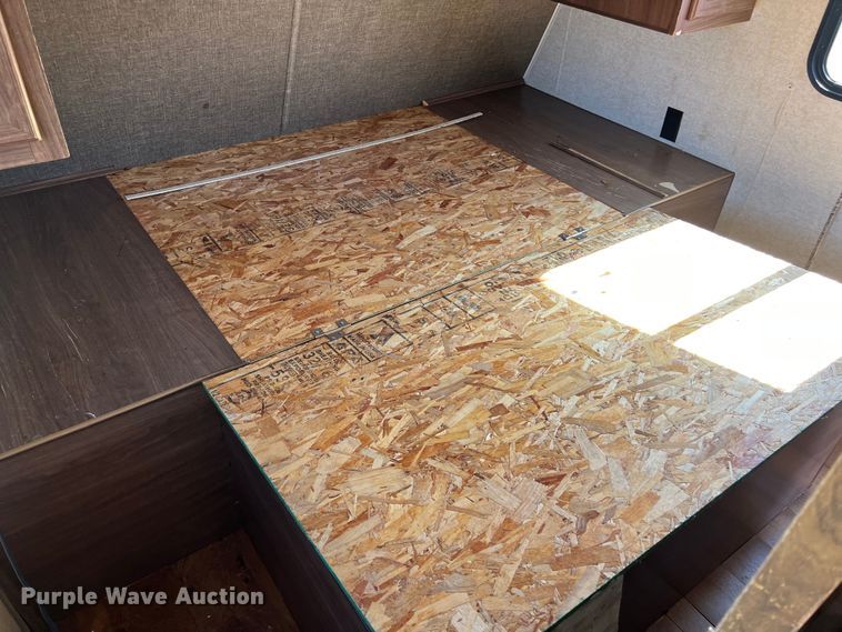 image for item DS2941 2017 Heartland 30LX Prowler camper