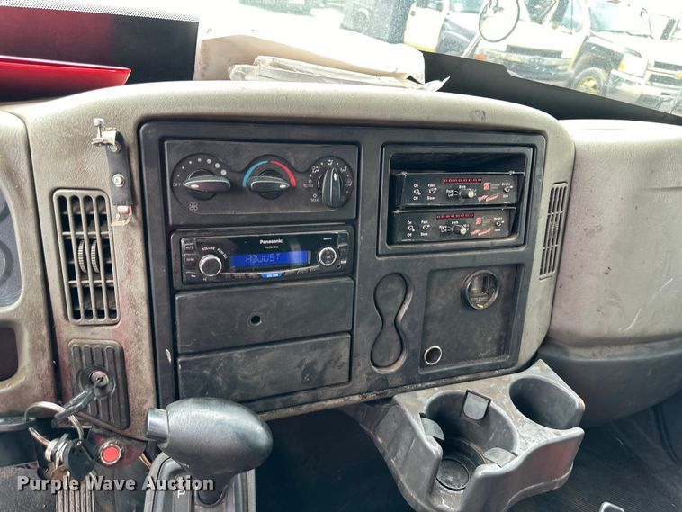 image for item DS4166 2012 International  Terrastar box truck