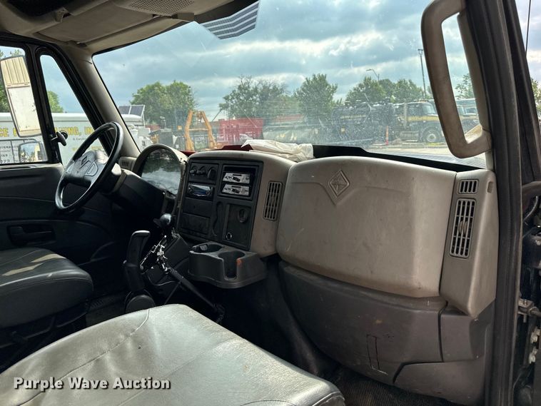 image for item DS4166 2012 International  Terrastar box truck