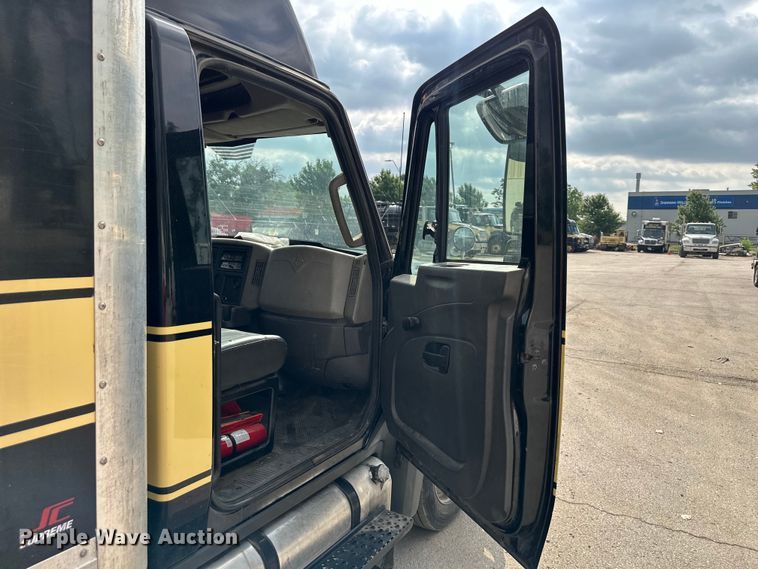 image for item DS4166 2012 International  Terrastar box truck